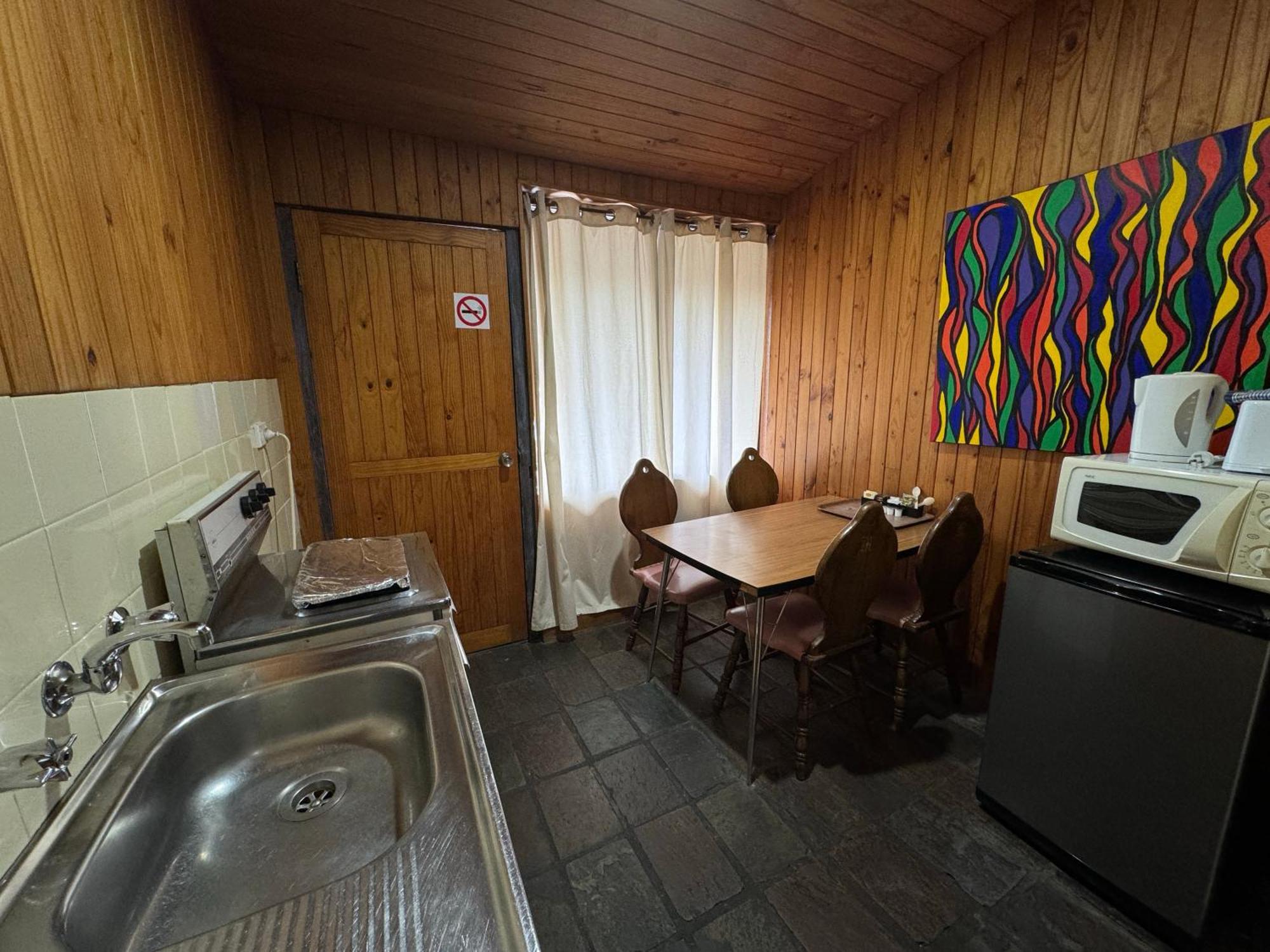 Bunkhouse Motel Кума Екстериор снимка