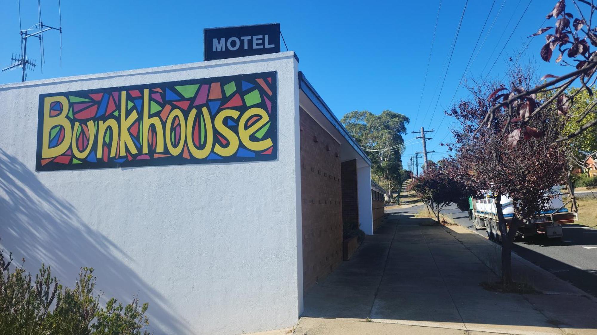 Bunkhouse Motel Кума Екстериор снимка