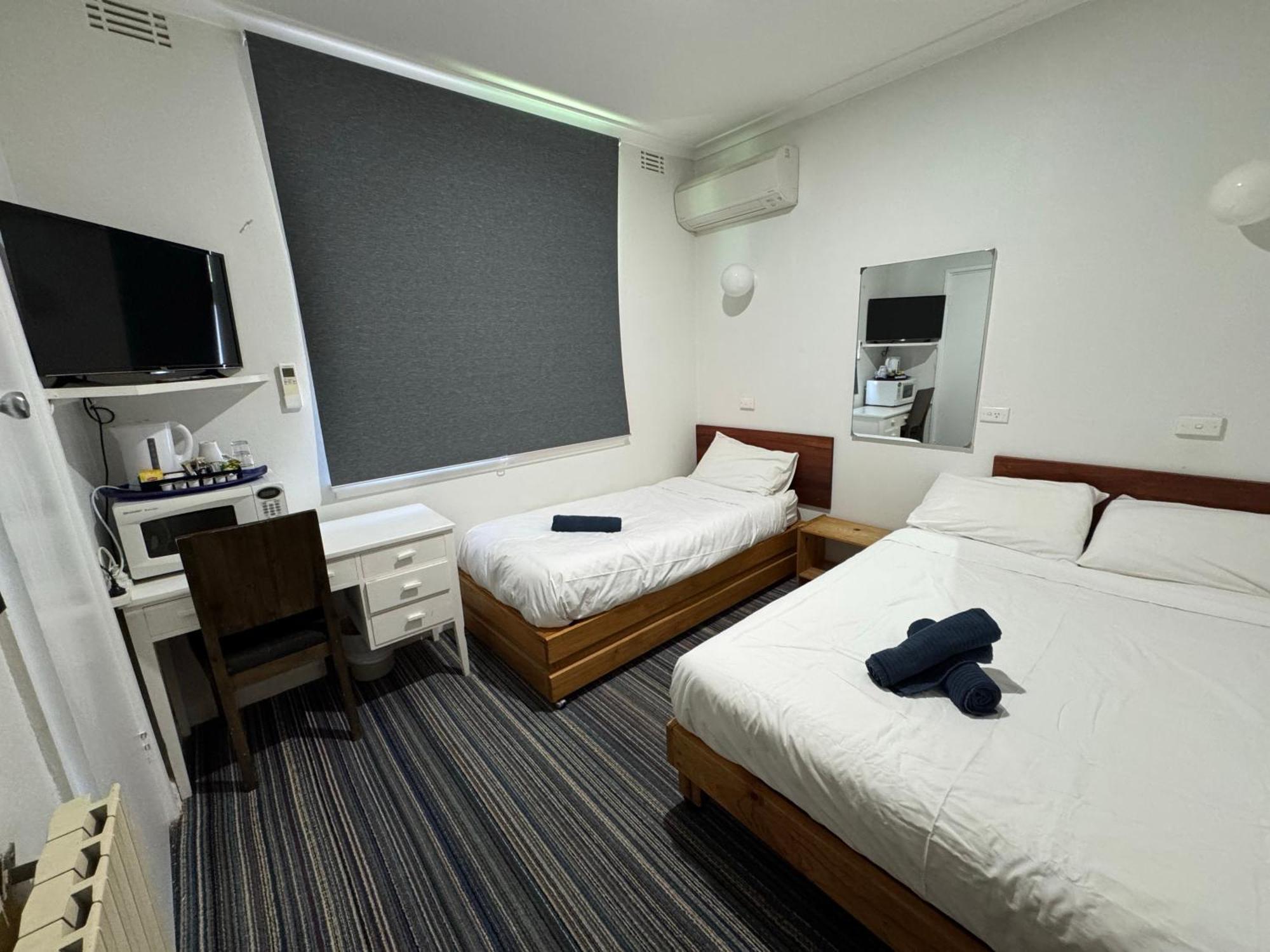 Bunkhouse Motel Кума Екстериор снимка